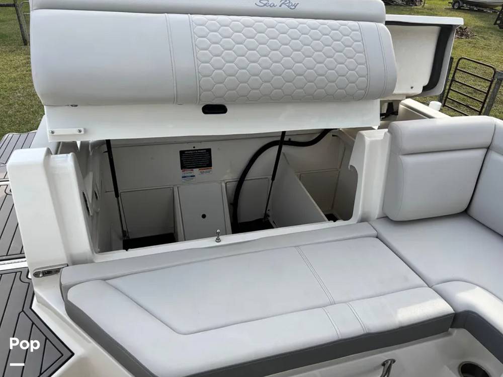 Slide: The Image of Sea Ray SDX 290 Outboard 2023 - 160