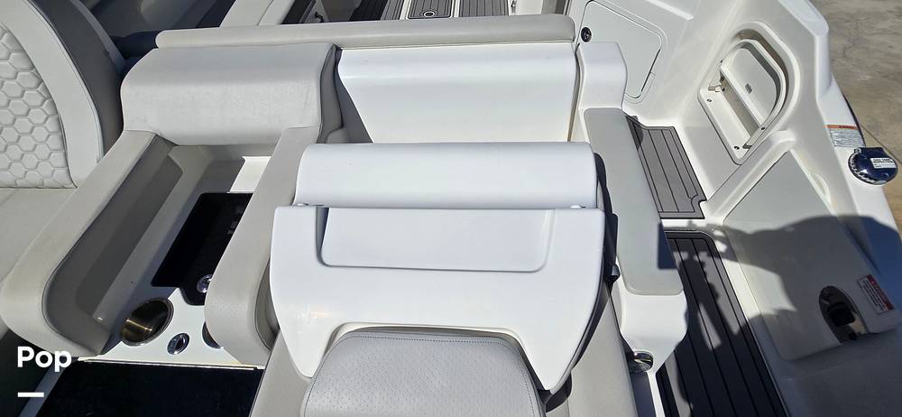 Slide: The Image of Sea Ray SDX 290 Outboard 2023 - 175
