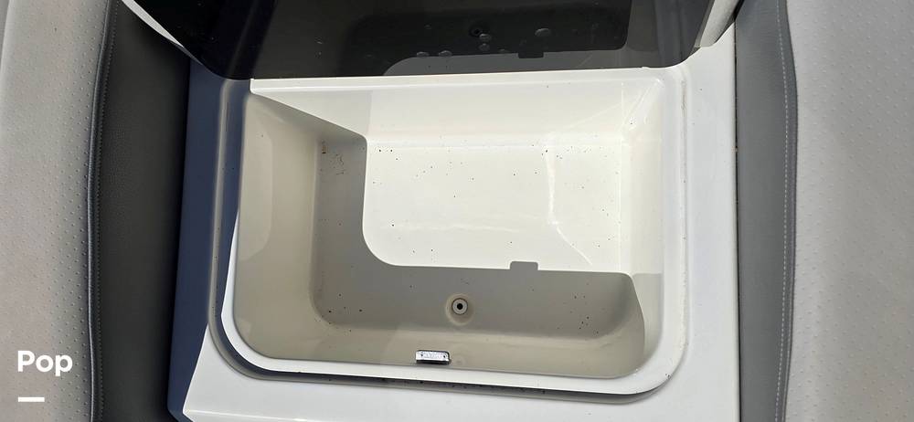 Slide: The Image of Sea Ray SDX 290 Outboard 2023 - 179