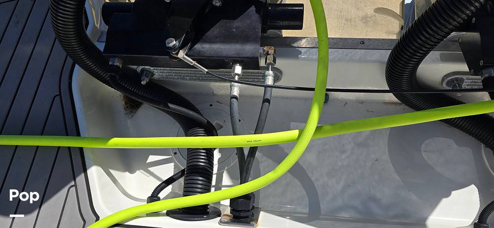 Slide: The Image of Sea Ray SDX 290 Outboard 2023 - 182