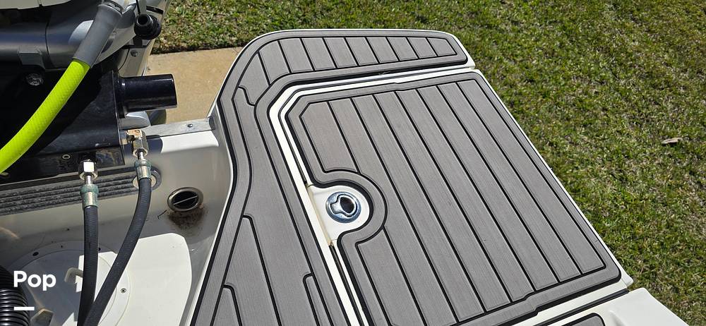 Slide: The Image of Sea Ray SDX 290 Outboard 2023 - 184