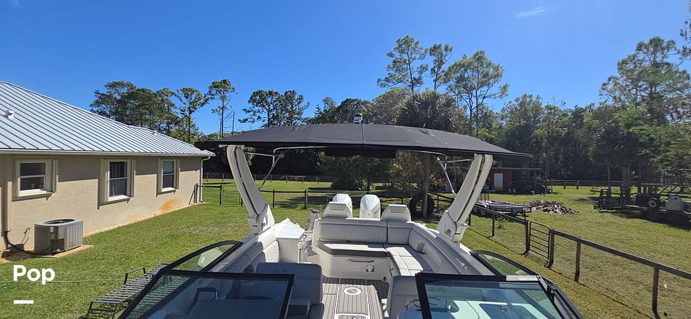 Slide: The Image of Sea Ray SDX 290 Outboard 2023 - 189