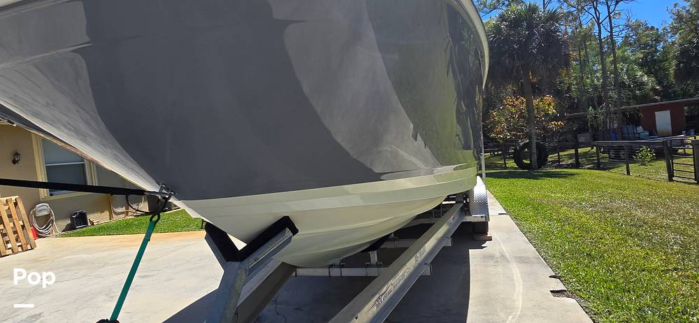 Slide: The Image of Sea Ray SDX 290 Outboard 2023 - 19