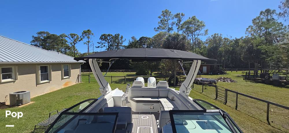 Slide: The Image of Sea Ray SDX 290 Outboard 2023 - 190
