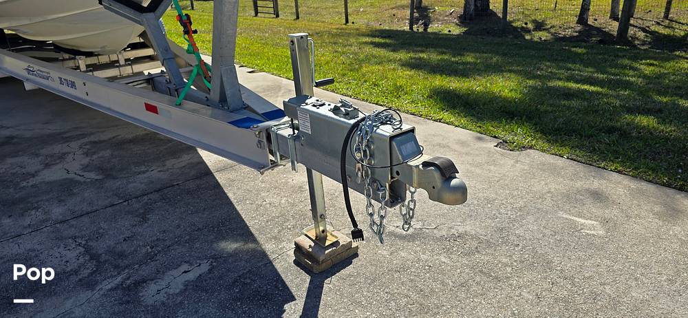 Slide: The Image of Sea Ray SDX 290 Outboard 2023 - 191