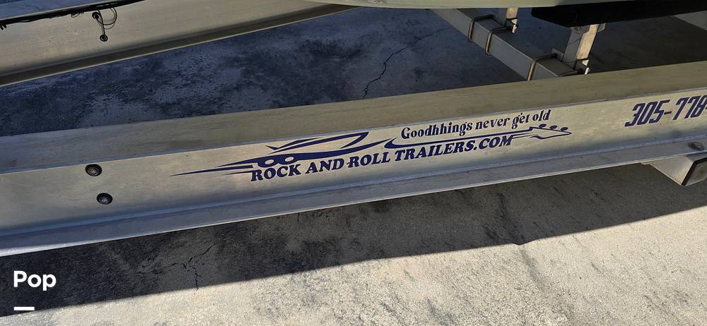 Slide: The Image of Sea Ray SDX 290 Outboard 2023 - 203