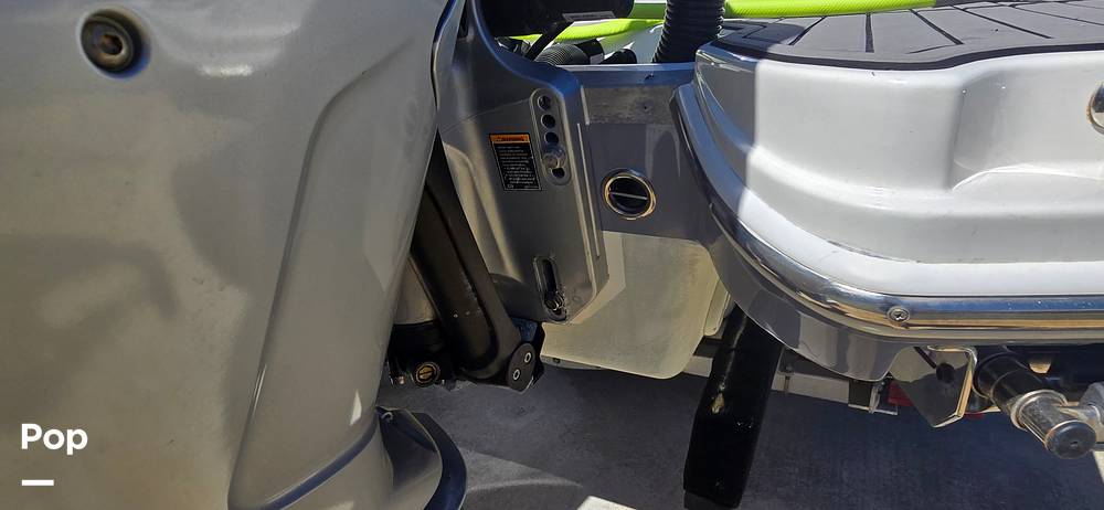 Slide: The Image of Sea Ray SDX 290 Outboard 2023 - 37
