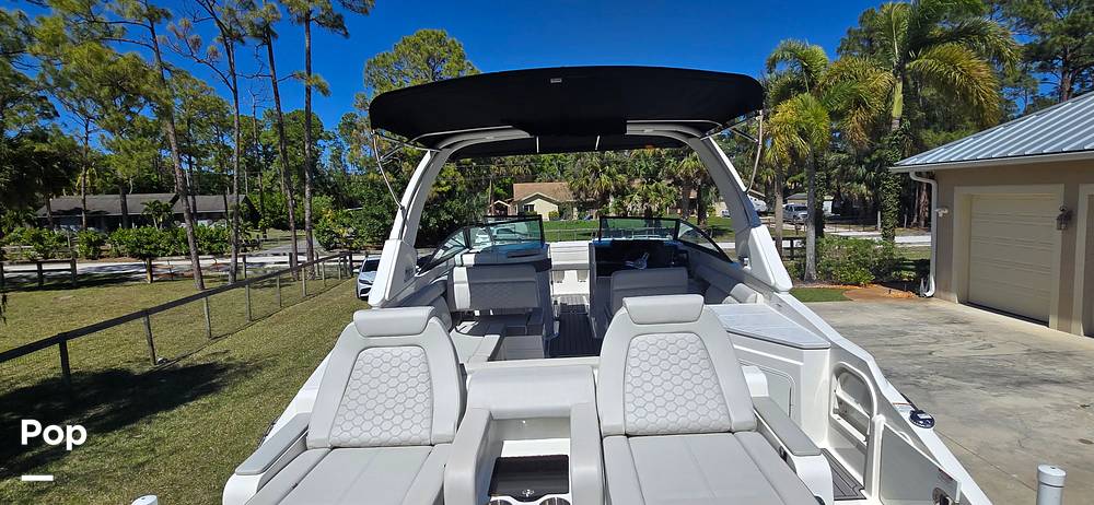 Slide: The Image of Sea Ray SDX 290 Outboard 2023 - 4