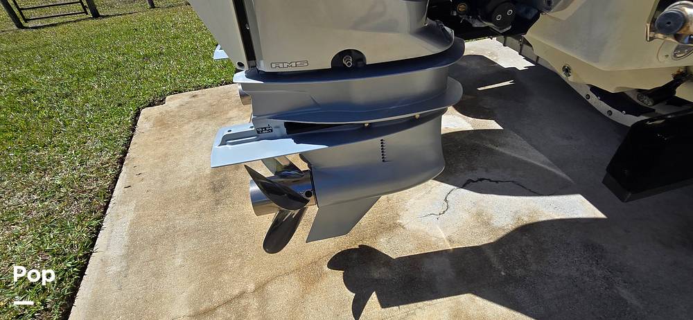 Slide: The Image of Sea Ray SDX 290 Outboard 2023 - 44