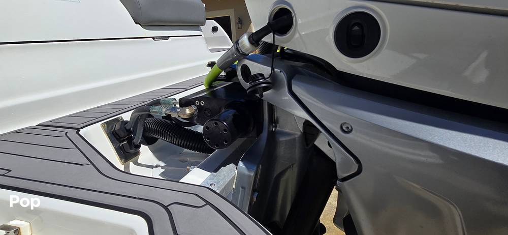 Slide: The Image of Sea Ray SDX 290 Outboard 2023 - 52