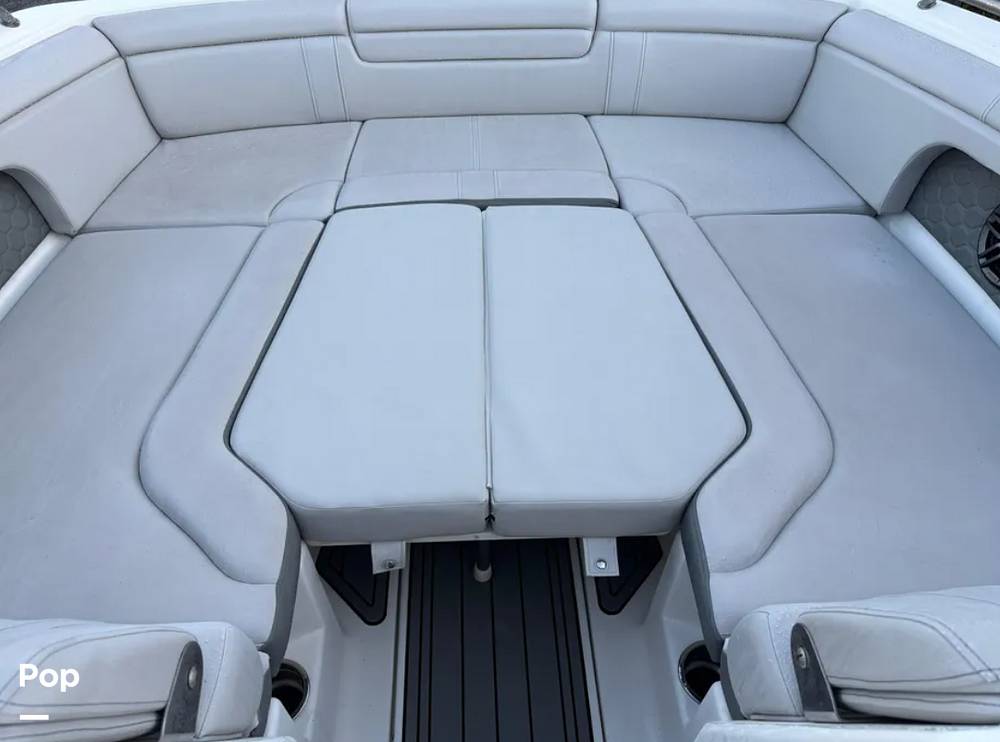 Slide: The Image of Sea Ray SDX 290 Outboard 2023 - 69