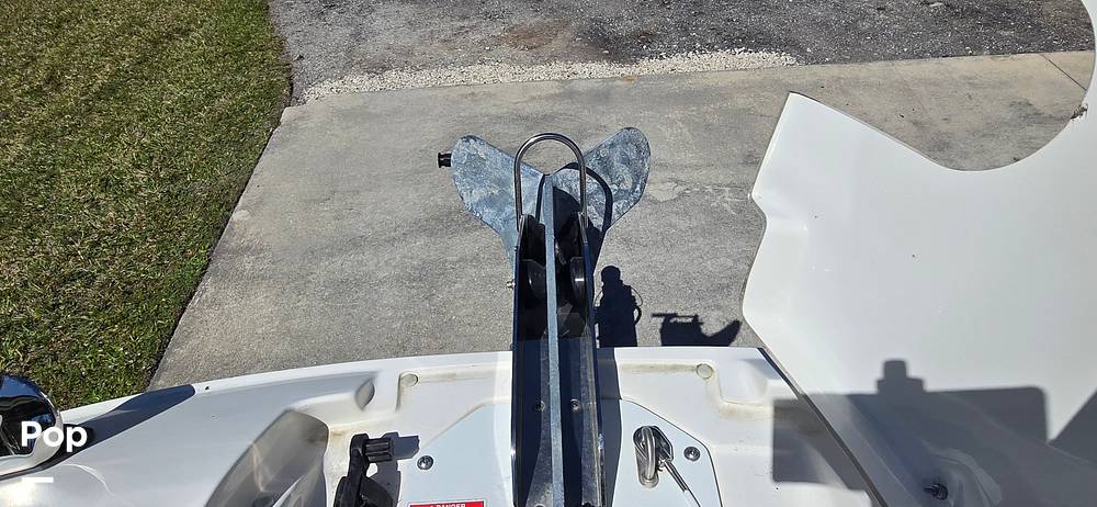 Slide: The Image of Sea Ray SDX 290 Outboard 2023 - 73