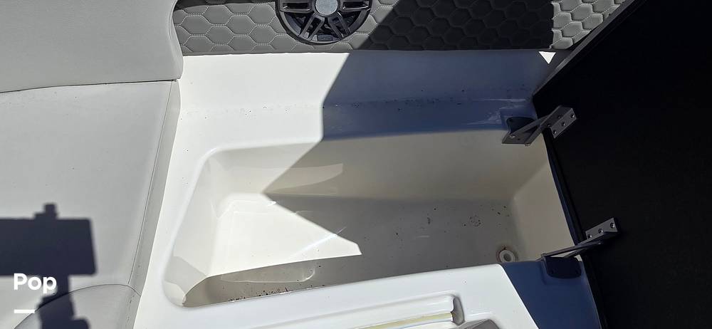 Slide: The Image of Sea Ray SDX 290 Outboard 2023 - 81