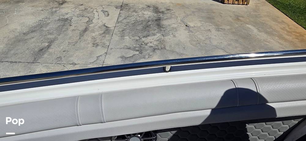 Slide: The Image of Sea Ray SDX 290 Outboard 2023 - 83