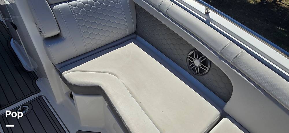 Slide: The Image of Sea Ray SDX 290 Outboard 2023 - 86