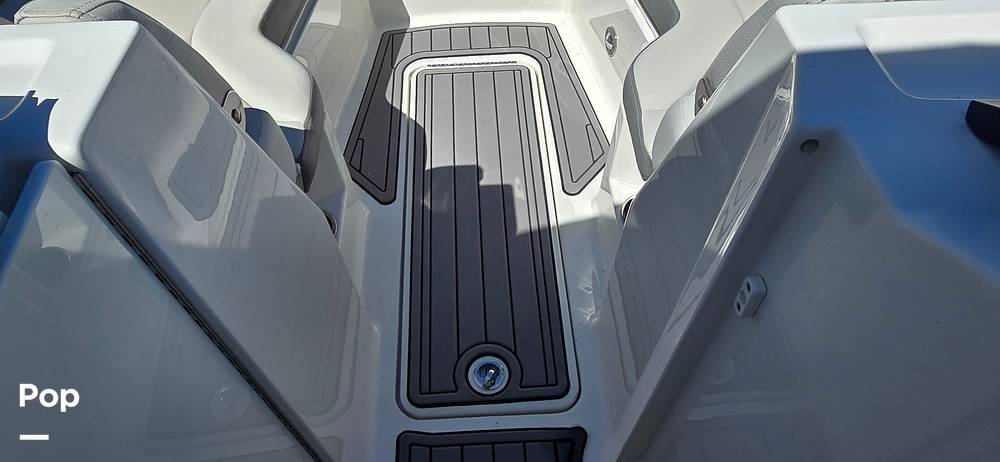 Slide: The Image of Sea Ray SDX 290 Outboard 2023 - 89