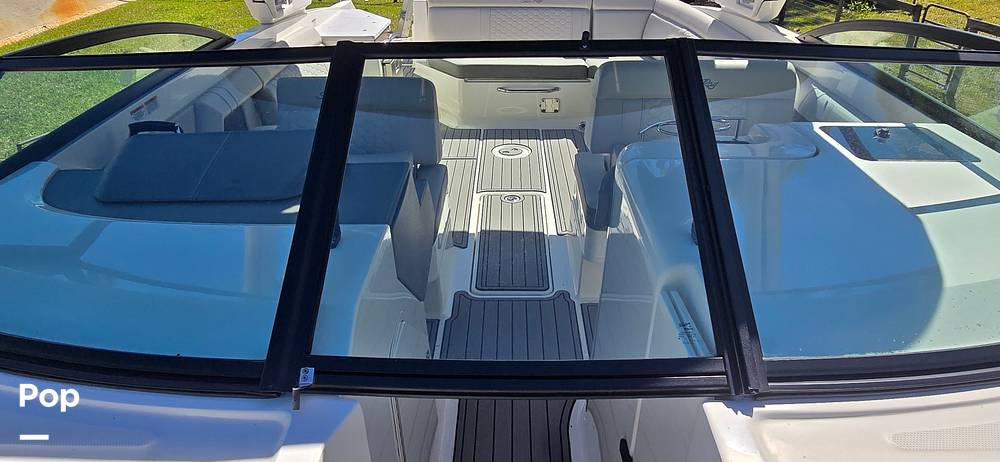 Slide: The Image of Sea Ray SDX 290 Outboard 2023 - 93