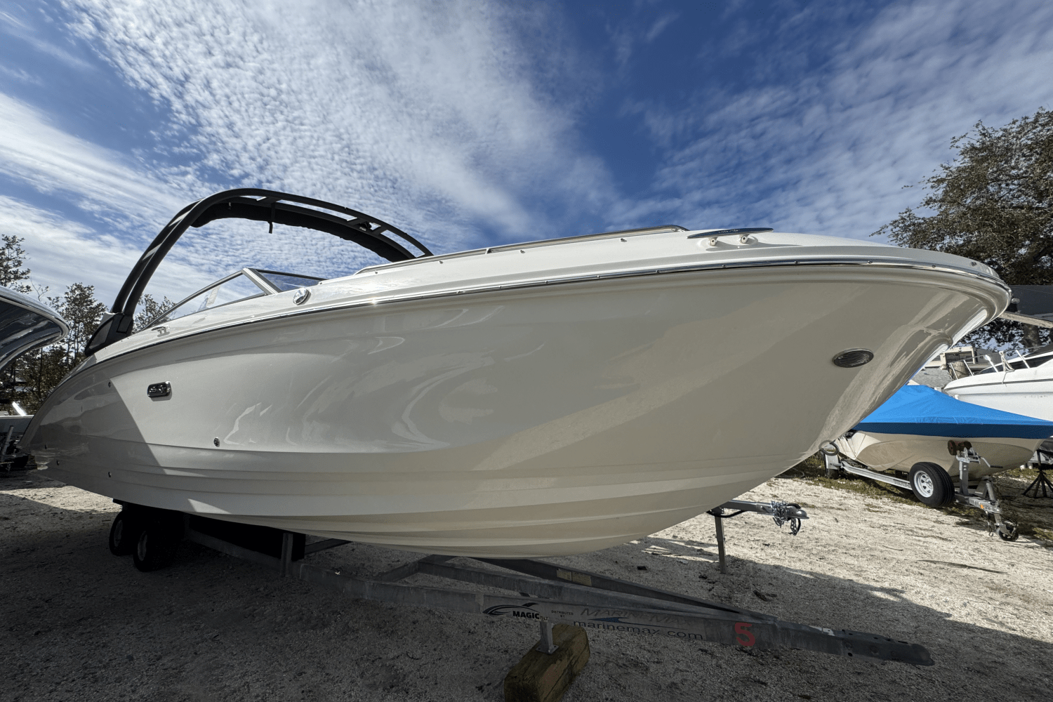 Slide: The Image of Sea Ray SDX 290 Outboard 2025 - 0