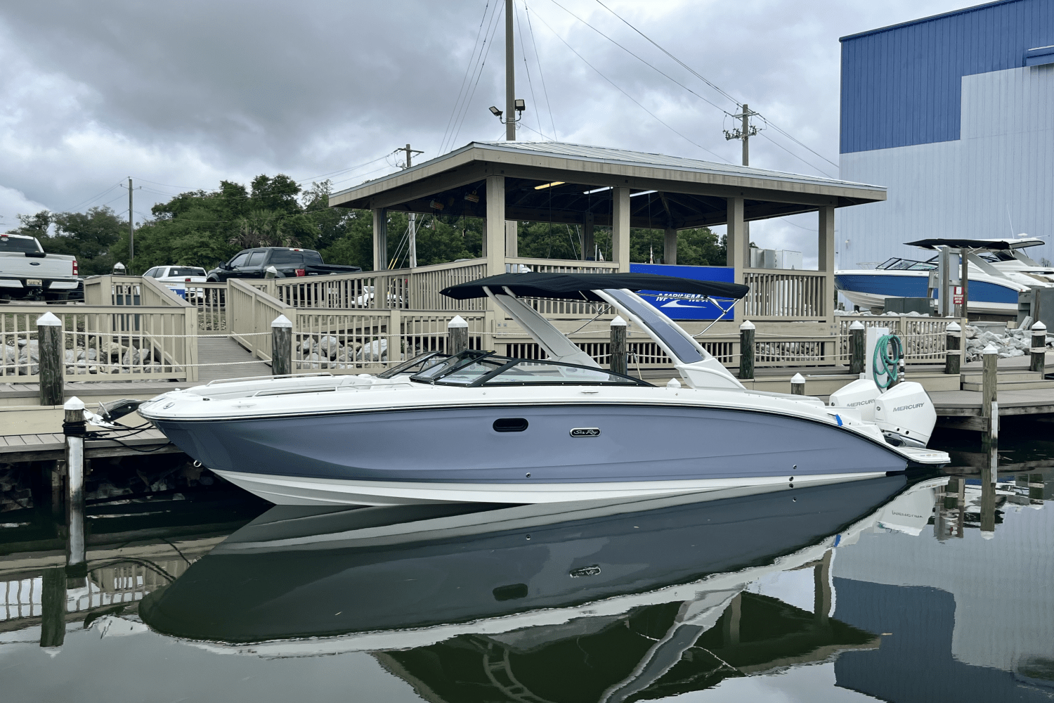 Slide: The Image of Sea Ray SDX 290 Outboard 2025 - 0