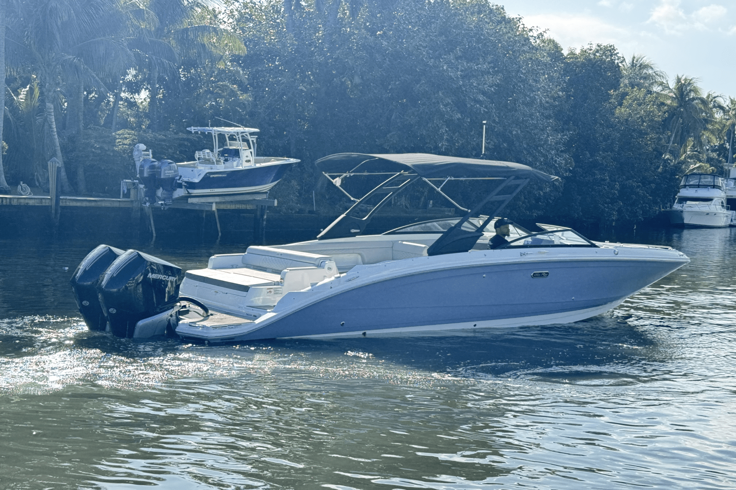 Slide: The Image of Sea Ray SDX 290 Outboard 2025 - 1