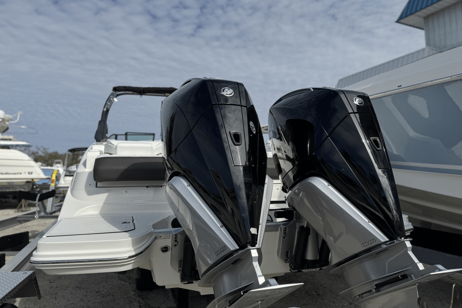 Slide: The Image of Sea Ray SDX 290 Outboard 2025 - 1