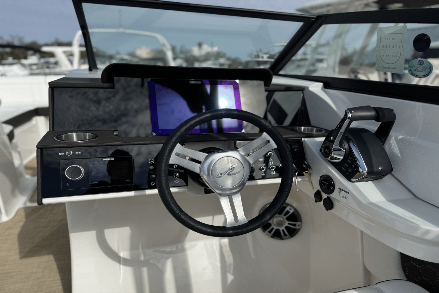 Slide: The Image of Sea Ray SDX 290 Outboard 2025 - 10