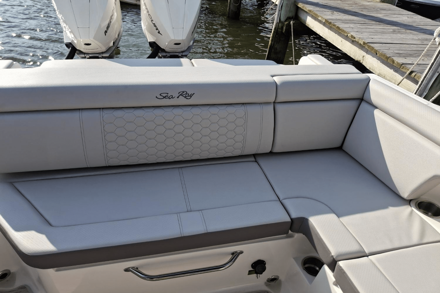 Slide: The Image of Sea Ray SDX 290 Outboard 2025 - 12