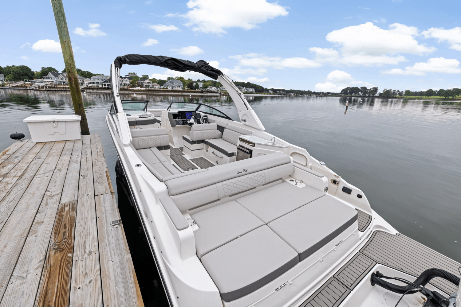 Slide: The Image of Sea Ray SDX 290 Outboard 2025 - 12