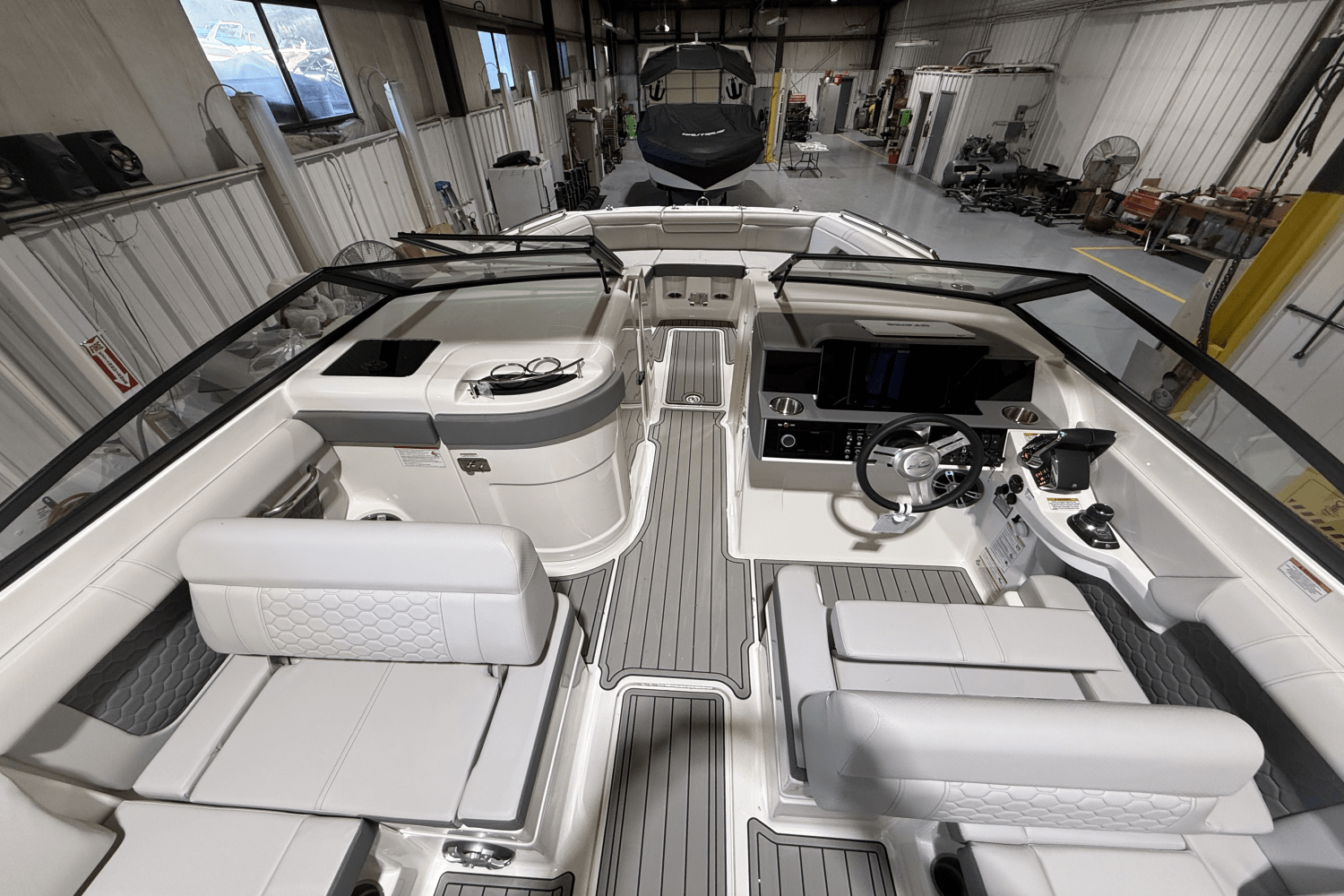 Slide: The Image of Sea Ray SDX 290 Outboard 2025 - 12