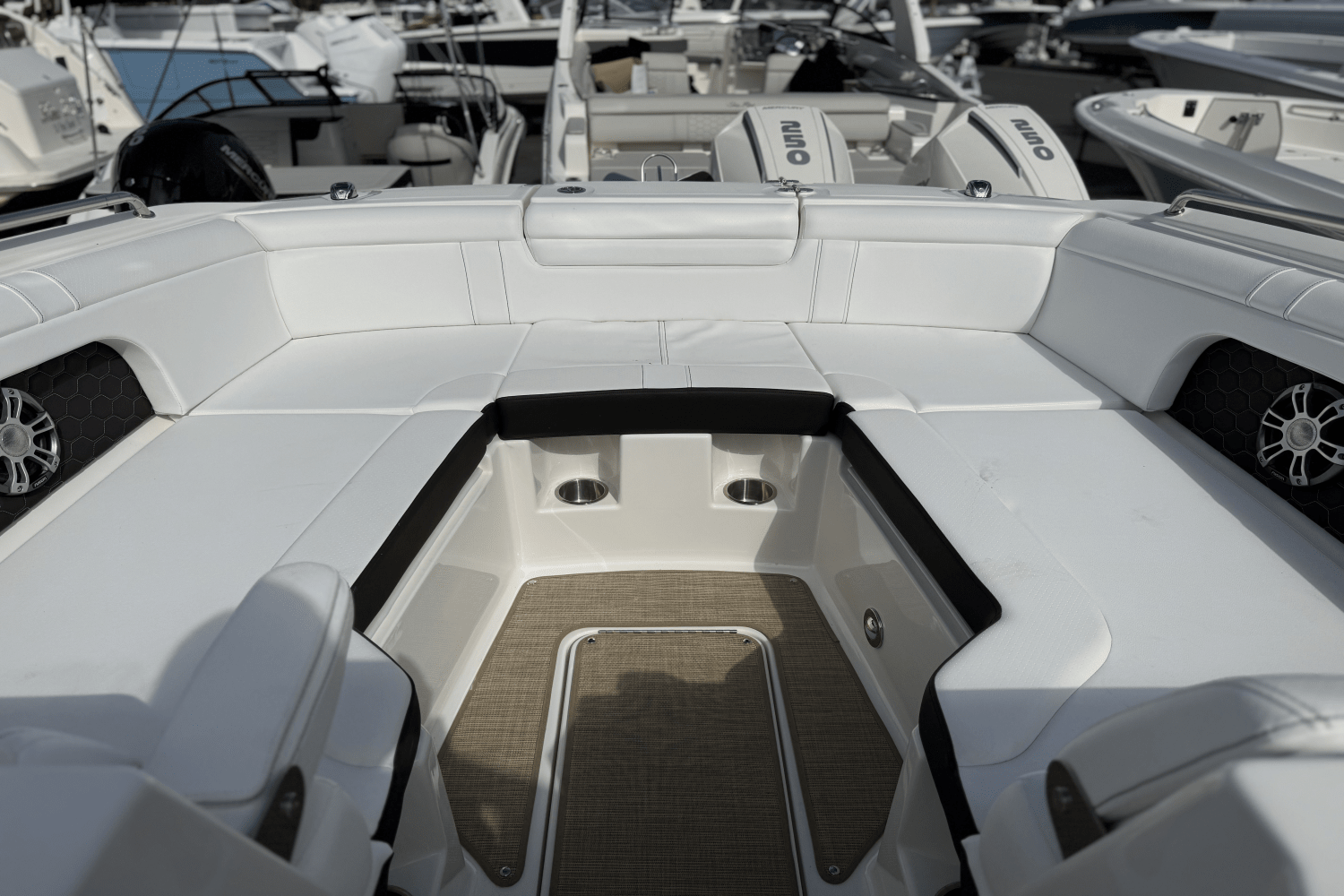 Slide: The Image of Sea Ray SDX 290 Outboard 2025 - 14