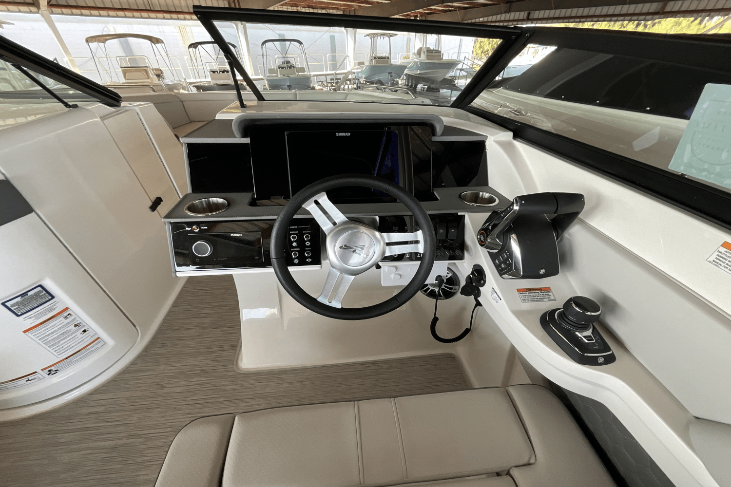 Slide: The Image of Sea Ray SDX 290 Outboard 2025 - 14