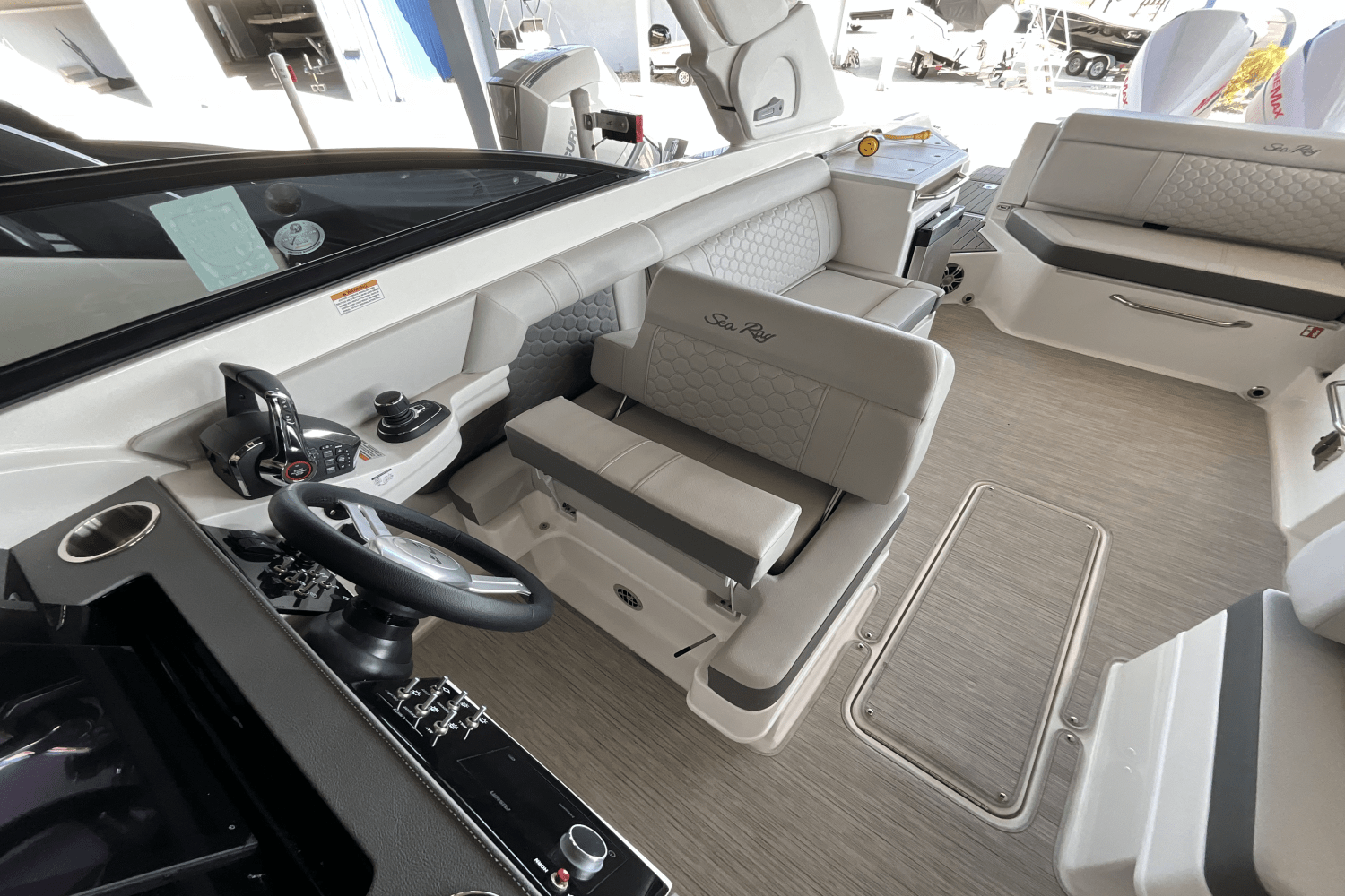 Slide: The Image of Sea Ray SDX 290 Outboard 2025 - 19