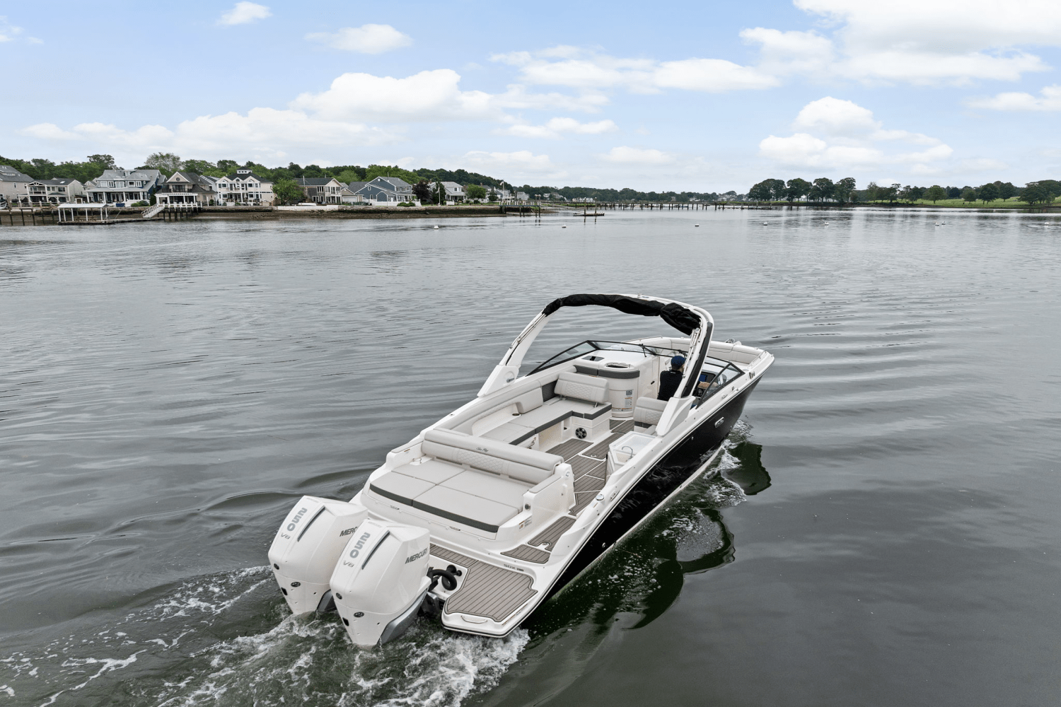 Slide: The Image of Sea Ray SDX 290 Outboard 2025 - 2