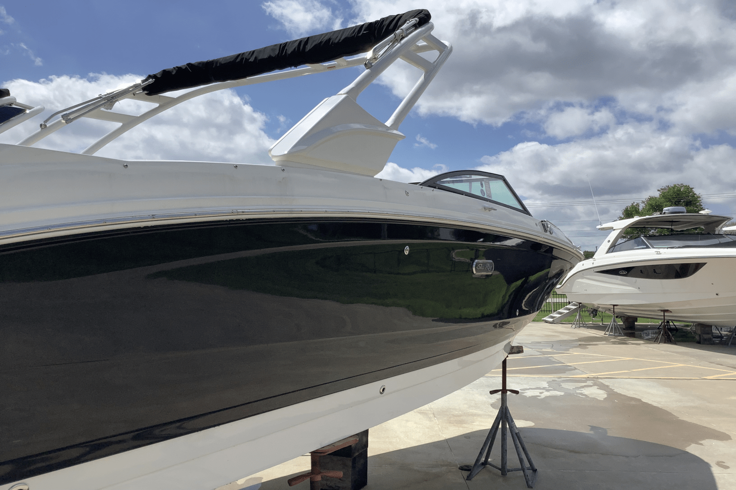 Slide: The Image of Sea Ray SDX 290 Outboard 2025 - 2