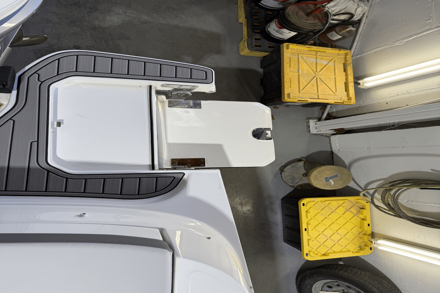 Slide: The Image of Sea Ray SDX 290 Outboard 2025 - 22
