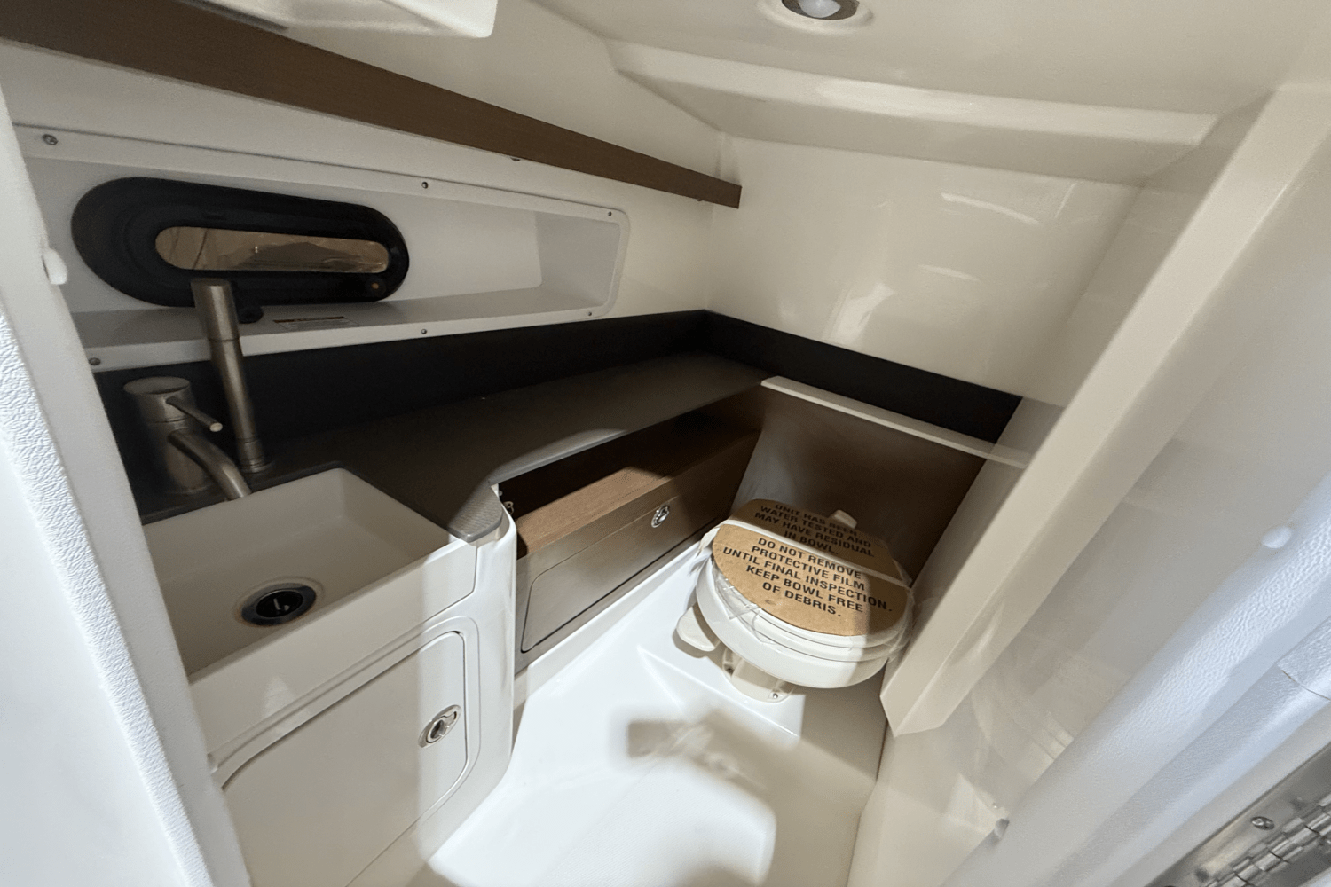 Slide: The Image of Sea Ray SDX 290 Outboard 2025 - 23