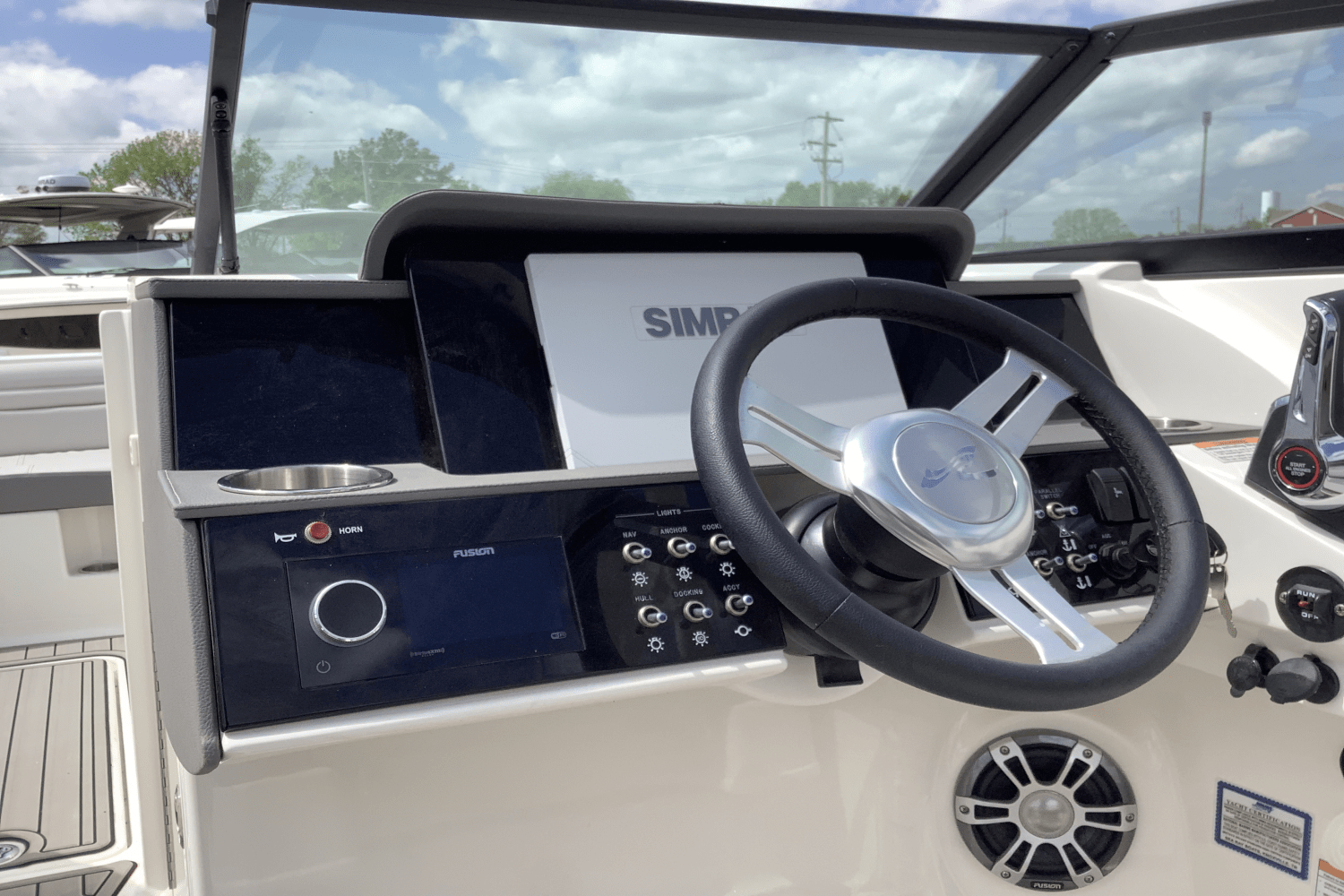 Slide: The Image of Sea Ray SDX 290 Outboard 2025 - 23