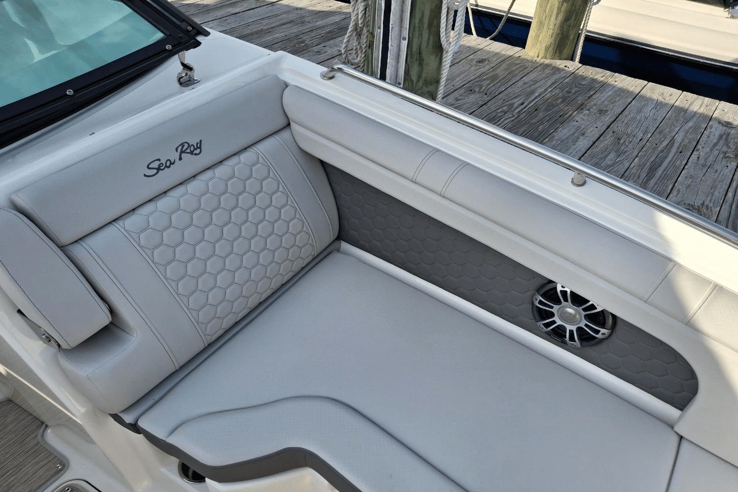 Slide: The Image of Sea Ray SDX 290 Outboard 2025 - 25