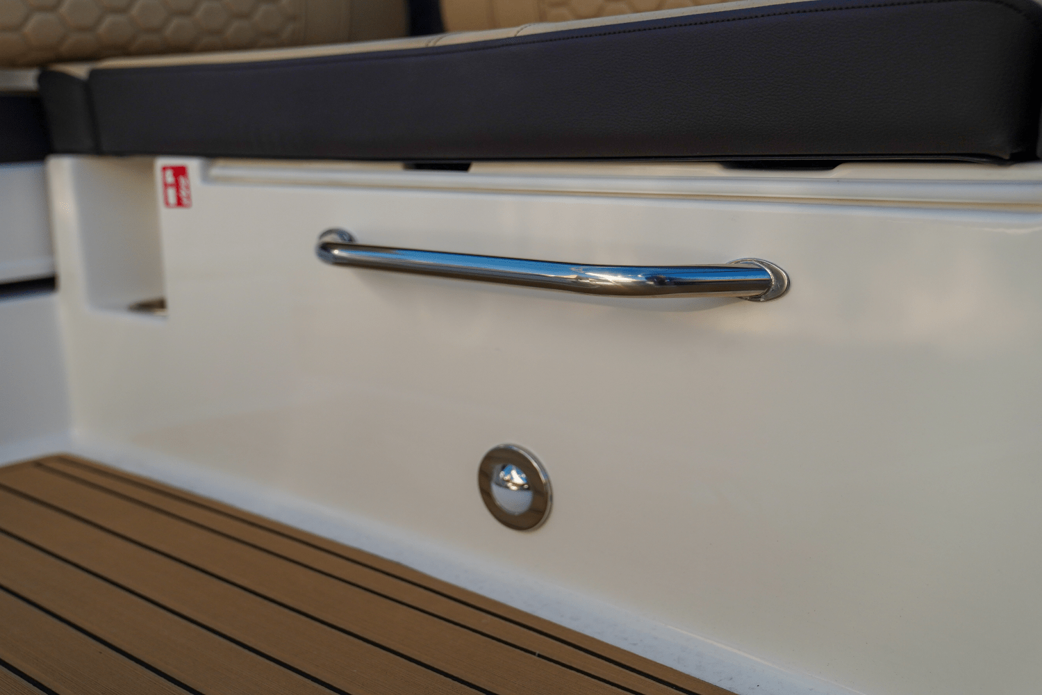 Slide: The Image of Sea Ray SDX 290 Outboard 2025 - 34