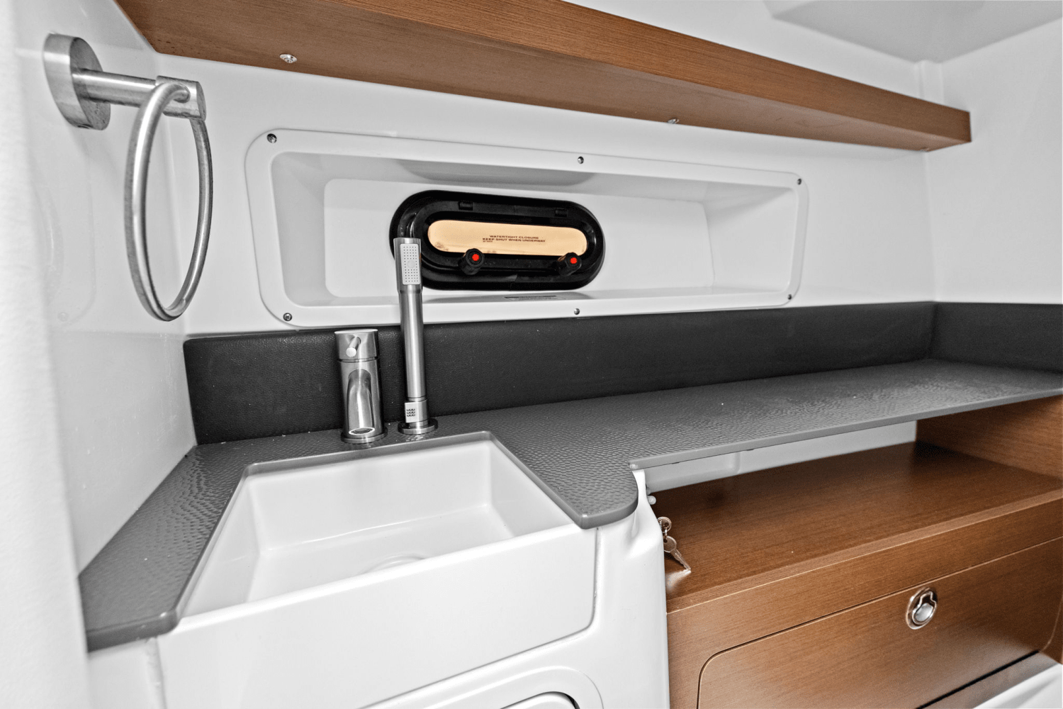 Slide: The Image of Sea Ray SDX 290 Outboard 2025 - 35