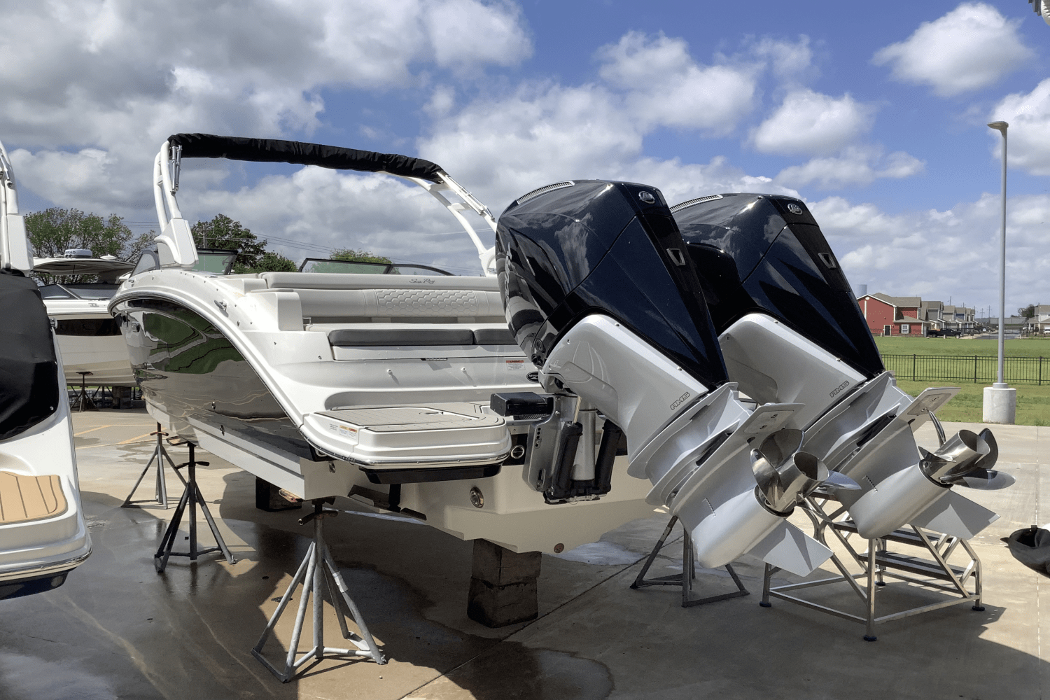 Slide: The Image of Sea Ray SDX 290 Outboard 2025 - 4