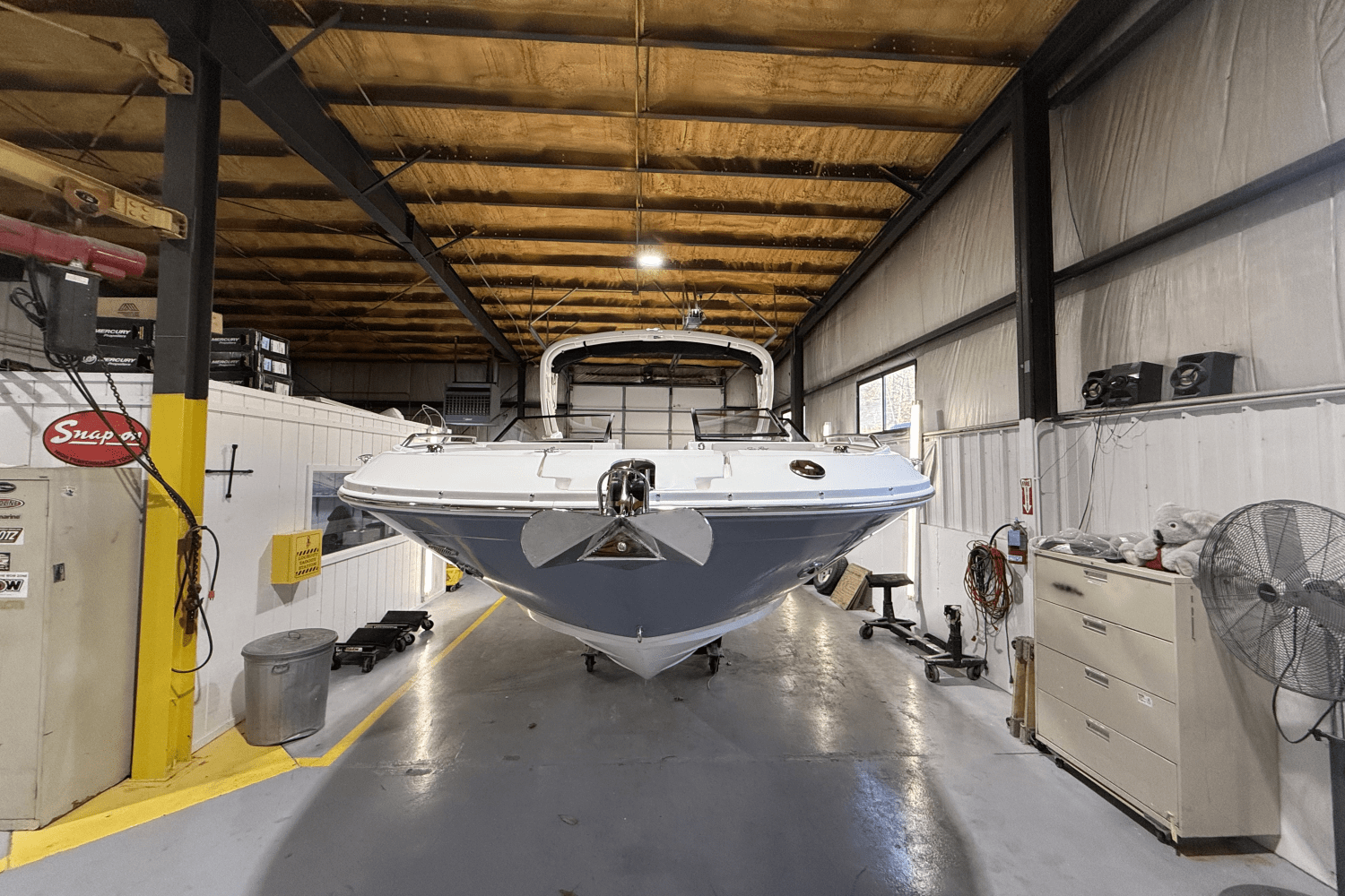 Slide: The Image of Sea Ray SDX 290 Outboard 2025 - 4