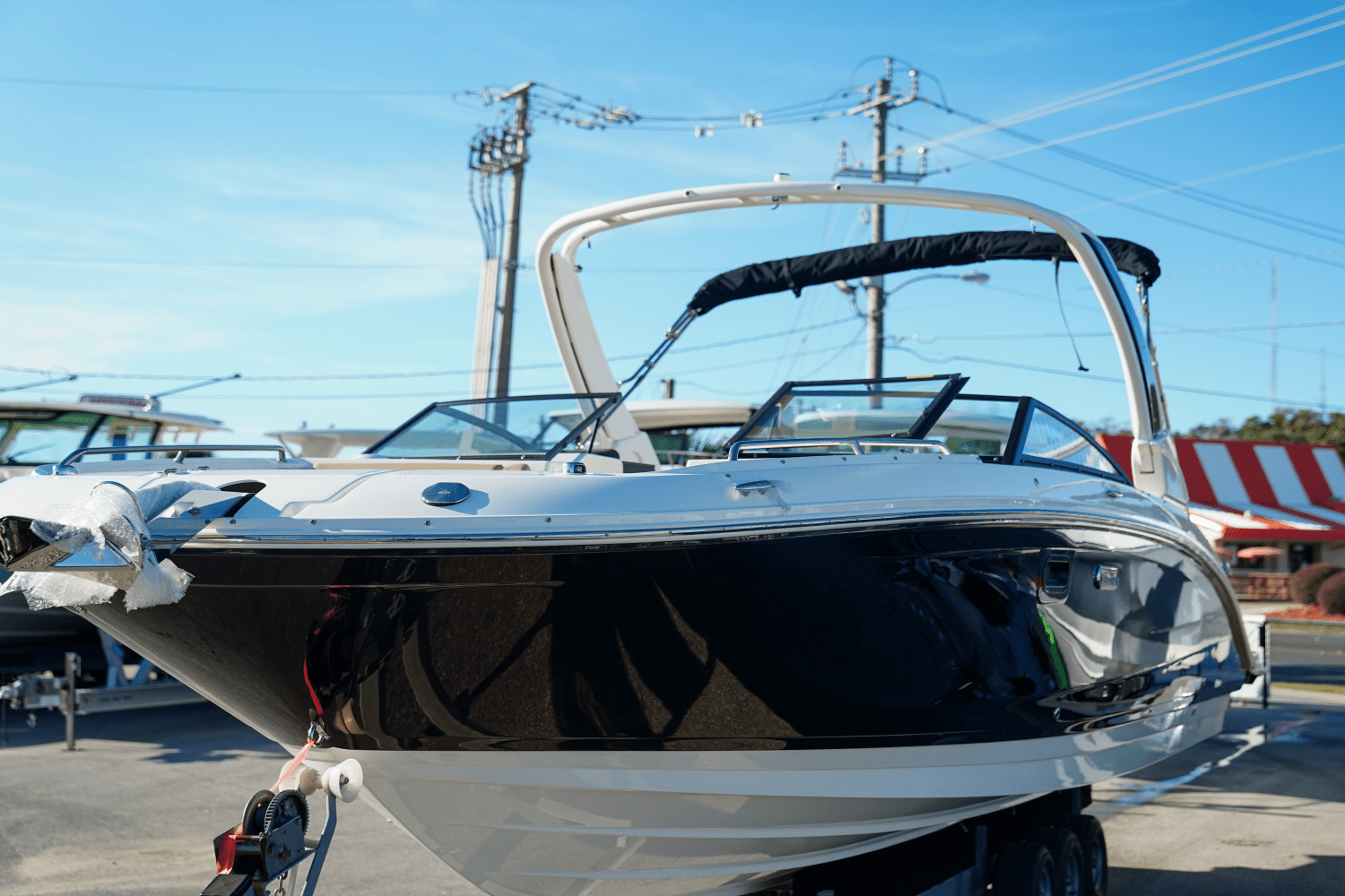 Slide: The Image of Sea Ray SDX 290 Outboard 2025 - 4