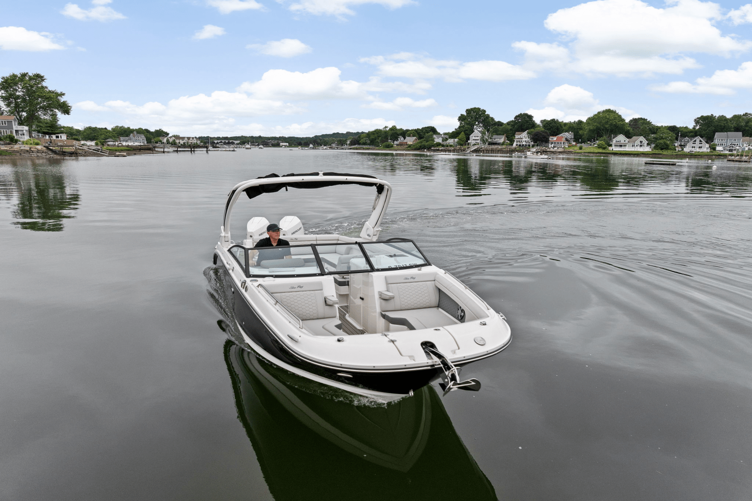 Slide: The Image of Sea Ray SDX 290 Outboard 2025 - 46