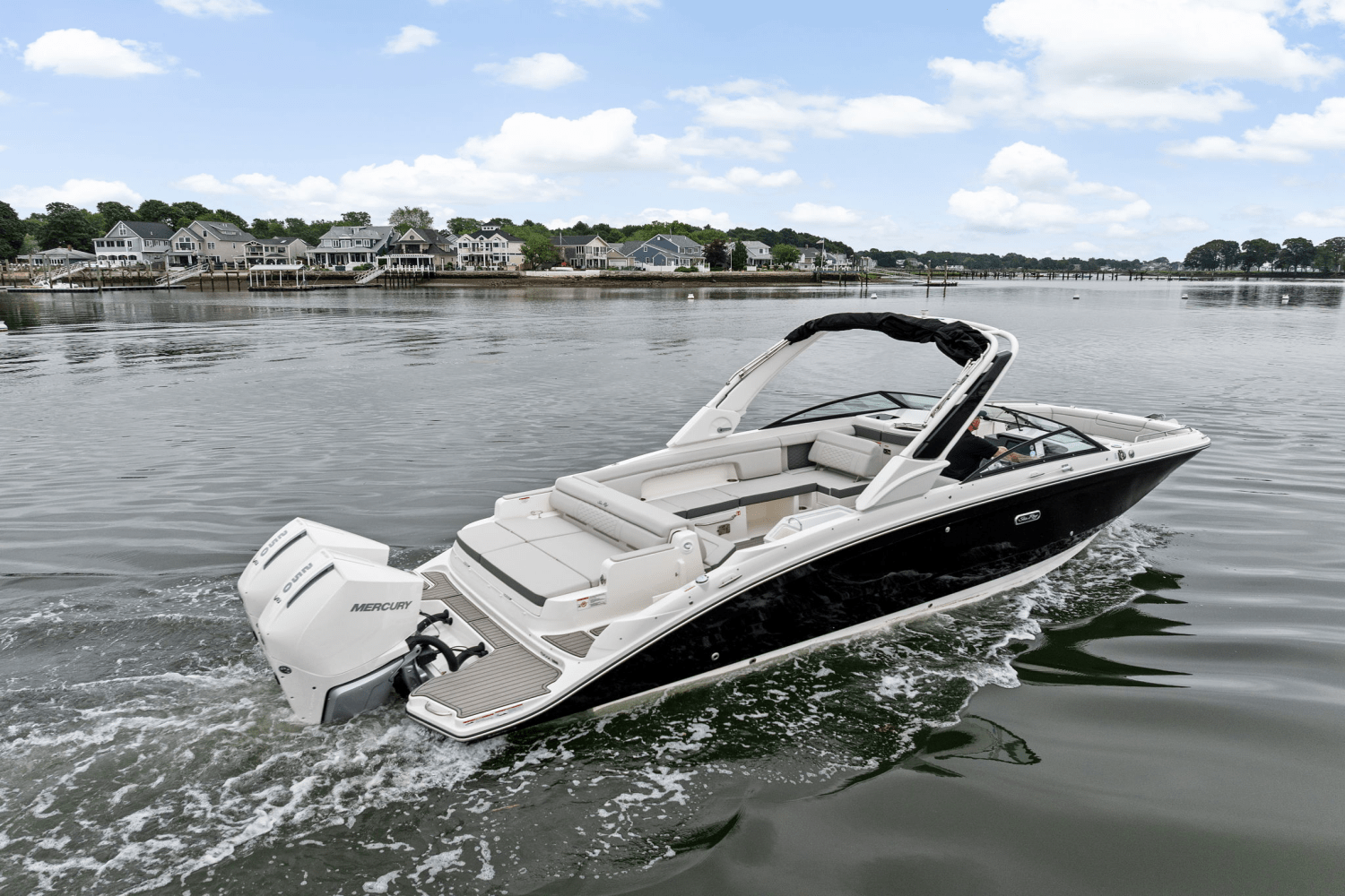 Slide: The Image of Sea Ray SDX 290 Outboard 2025 - 47