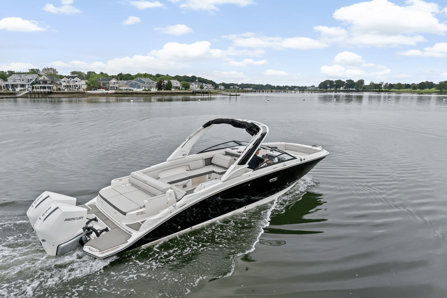 Slide: The Image of Sea Ray SDX 290 Outboard 2025 - 48