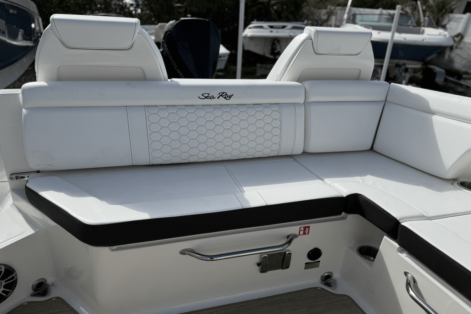 Slide: The Image of Sea Ray SDX 290 Outboard 2025 - 5