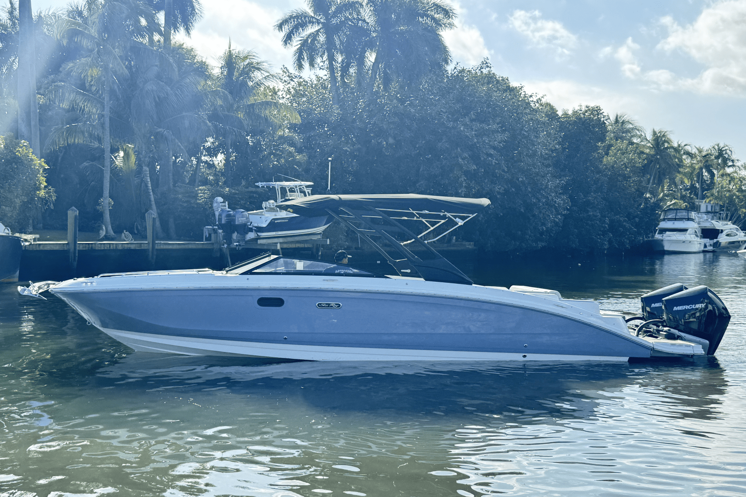 Slide: The Image of Sea Ray SDX 290 Outboard 2025 - 5