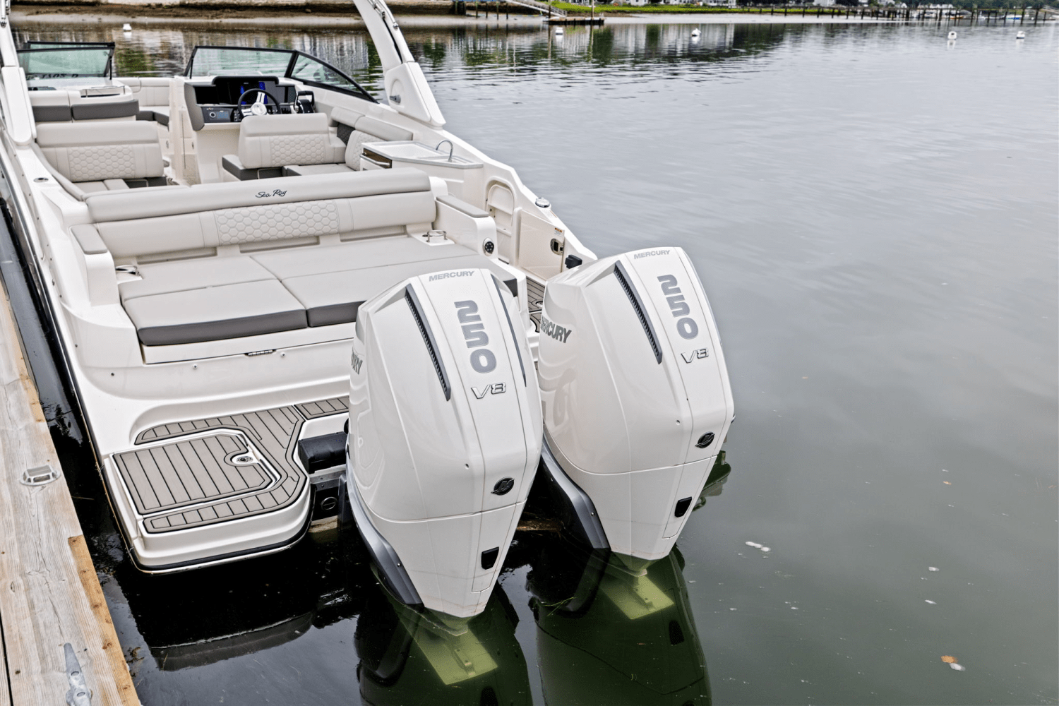 Slide: The Image of Sea Ray SDX 290 Outboard 2025 - 5