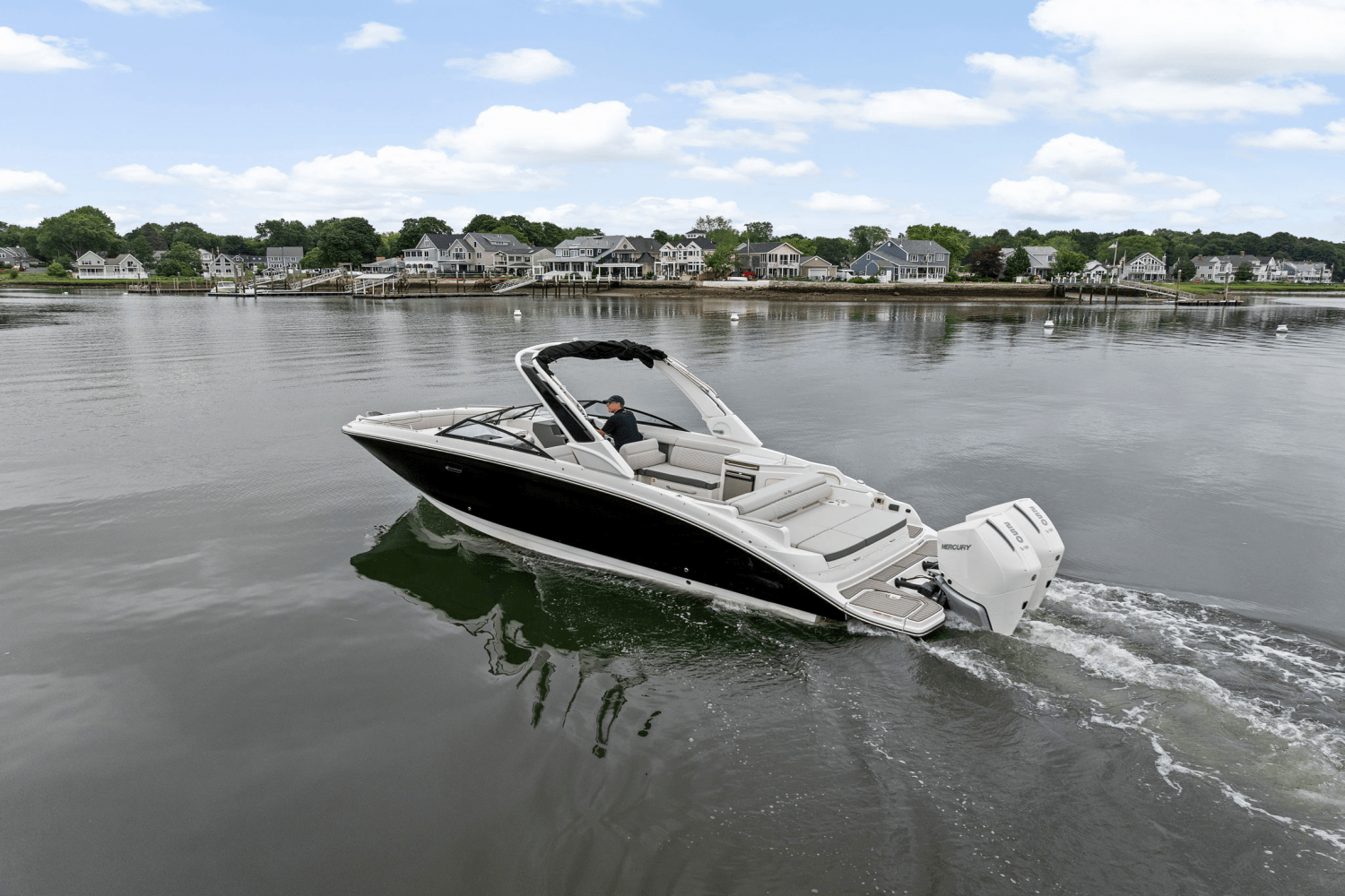 Slide: The Image of Sea Ray SDX 290 Outboard 2025 - 50